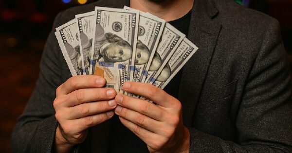 banner : Can you get rich playing at an online casino?